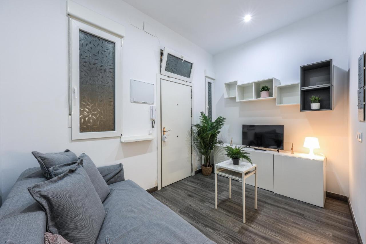 Discover Madrid From Our Cozy Studio Exterior foto